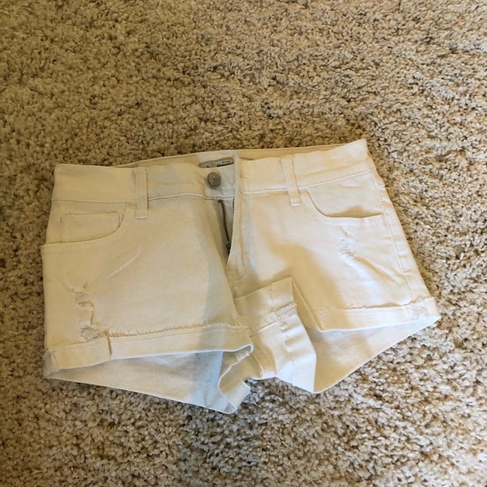 NWT White low rise Abercrombie and Fitch shorts